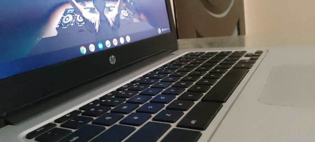 HP Chromebook 14 G4 thickness